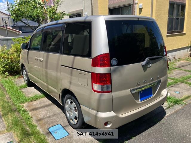 Toyota NOAH 2005-12 8378945-13