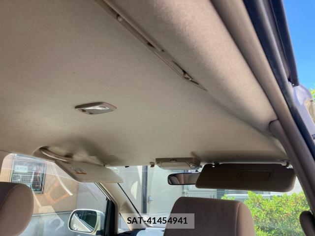 Toyota NOAH 2005-12 8378945-19