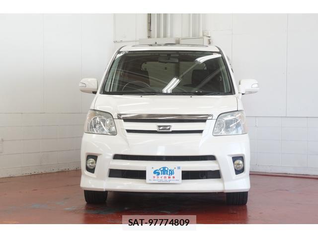 Toyota NOAH 2006-02 8379157-1