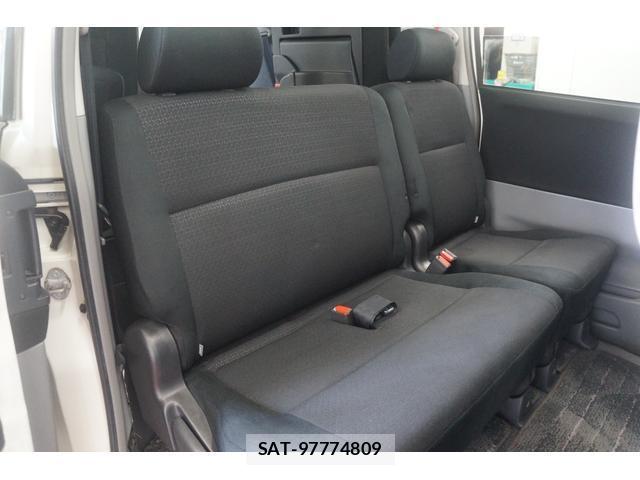Toyota NOAH 2006-02 8379157-6