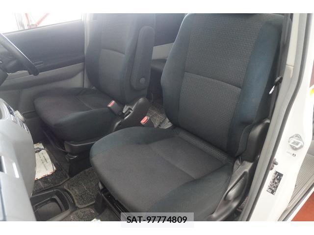 Toyota NOAH 2006-02 8379157-7