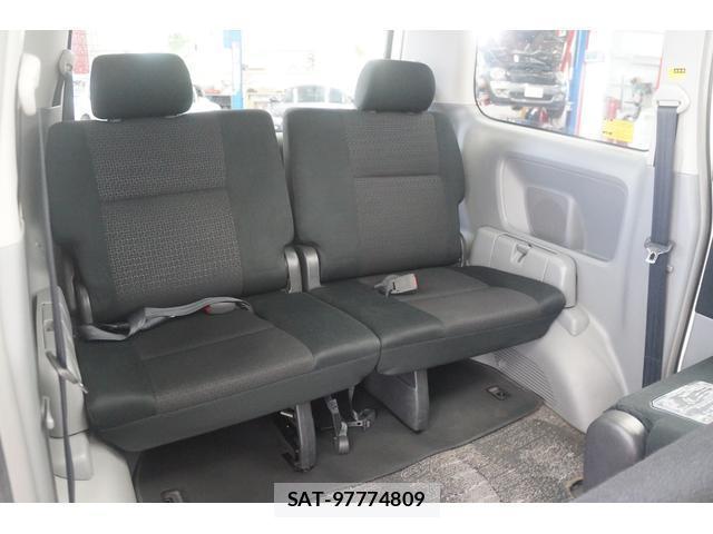 Toyota NOAH 2006-02 8379157-8