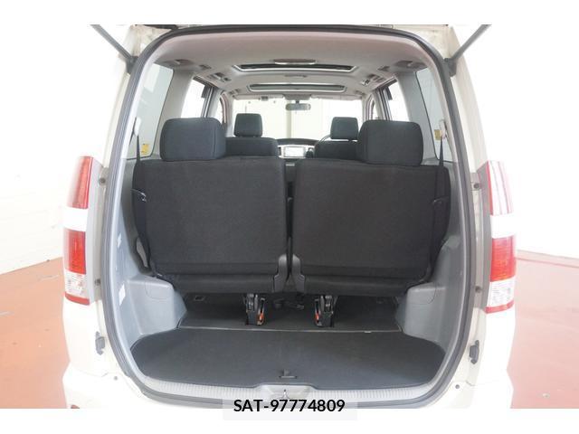 Toyota NOAH 2006-02 8379157-9