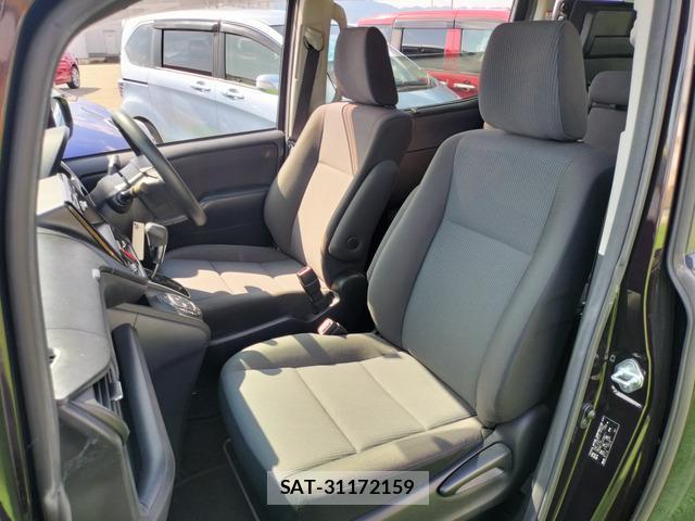 Toyota NOAH 2016-06 8379215-10