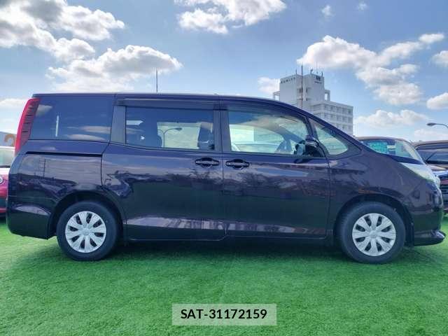 Toyota NOAH 2016-06 8379215-15