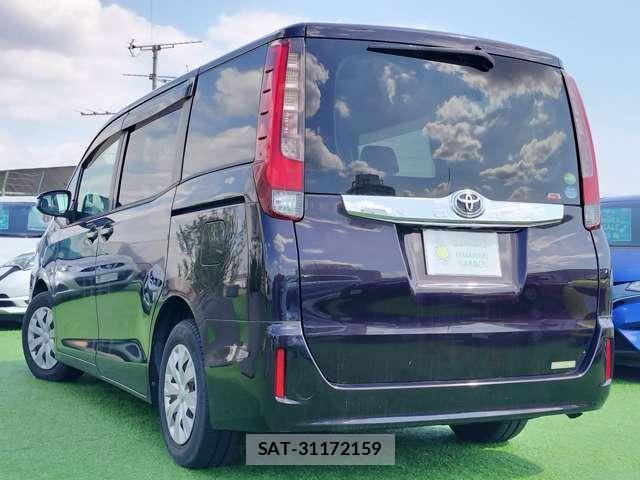 Toyota NOAH 2016-06 8379215-3