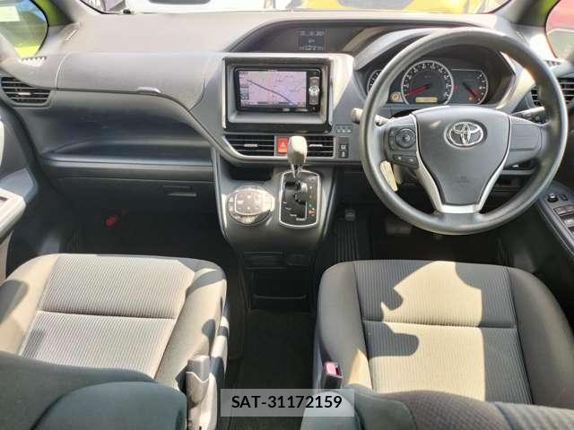 Toyota NOAH 2016-06 8379215-4