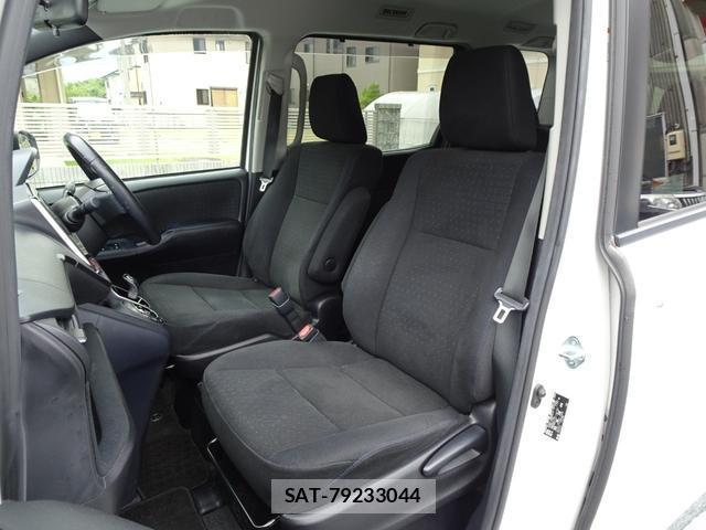 Toyota NOAH 2015-05 8379554-13