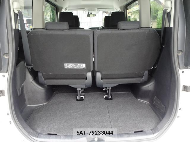 Toyota NOAH 2015-05 8379554-16