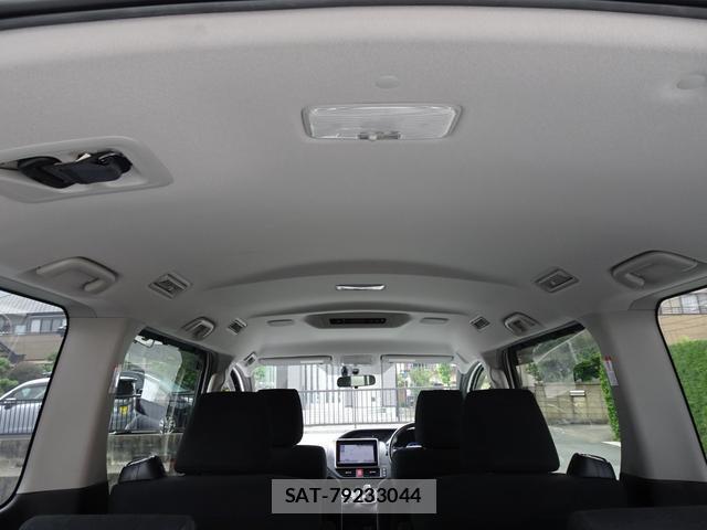 Toyota NOAH 2015-05 8379554-17