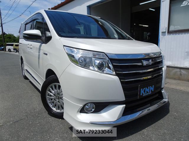 Toyota NOAH 2015-05 8379554-18