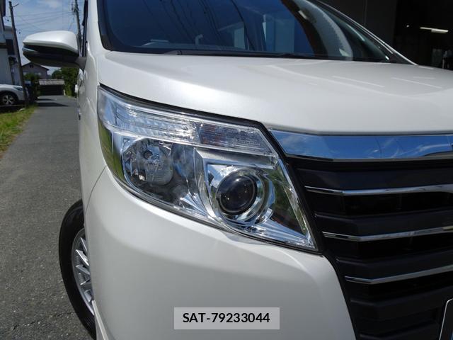 Toyota NOAH 2015-05 8379554-19
