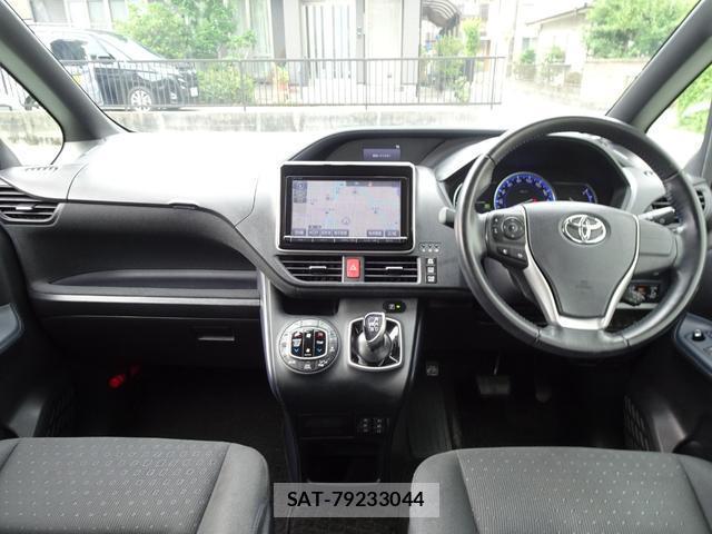 Toyota NOAH 2015-05 8379554-4