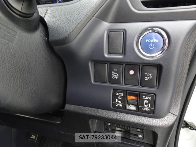 Toyota NOAH 2015-05 8379554-5