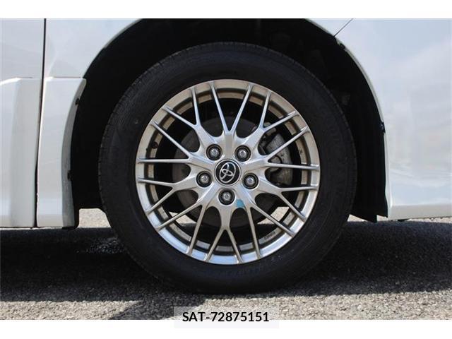 Toyota NOAH 2017-12 8379658-11