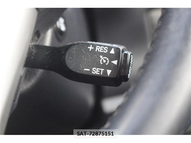Toyota NOAH 2017-12 8379658-4