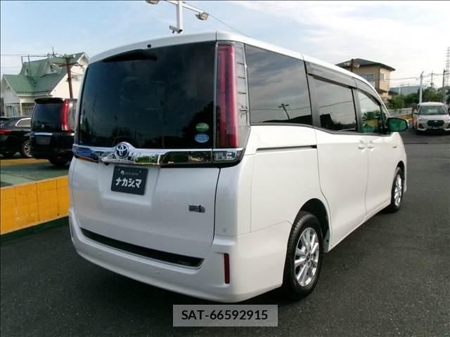 Toyota NOAH 2019-08 8379780-1