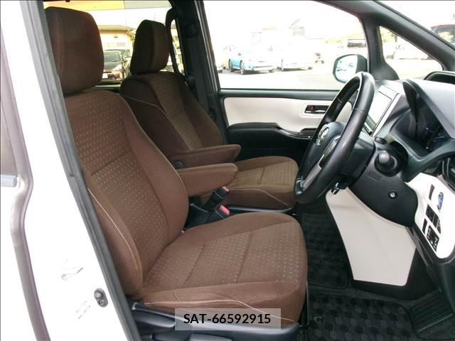 Toyota NOAH 2019-08 8379780-11