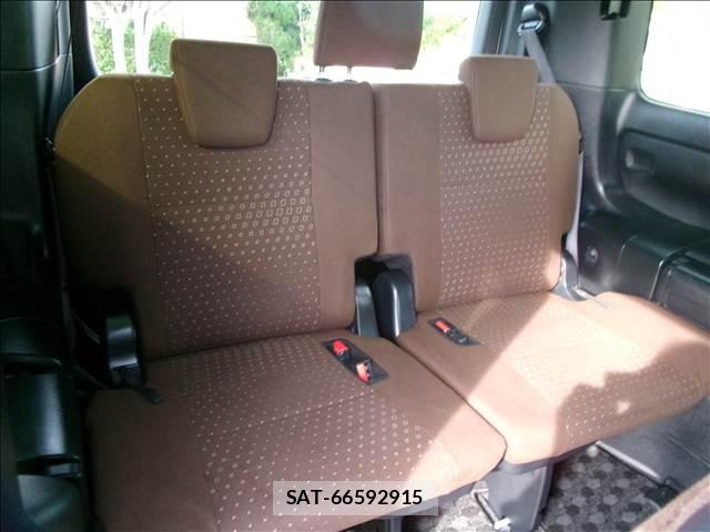 Toyota NOAH 2019-08 8379780-13