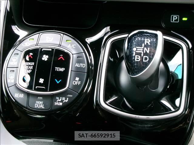 Toyota NOAH 2019-08 8379780-7
