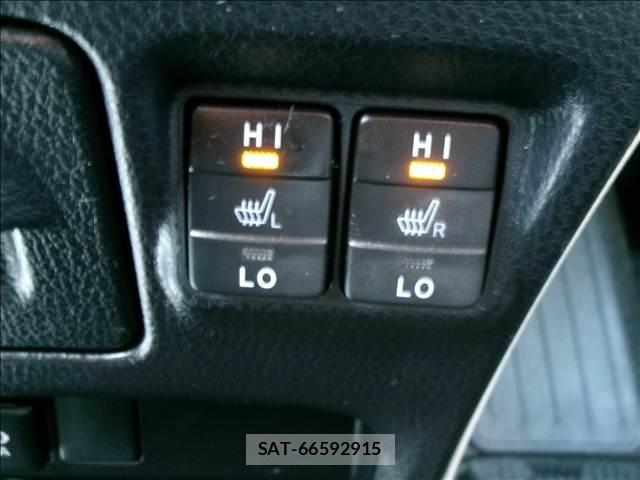 Toyota NOAH 2019-08 8379780-9