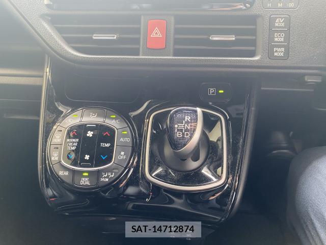 Toyota NOAH 2018-11 8379882-10