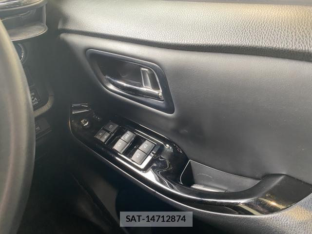 Toyota NOAH 2018-11 8379882-12