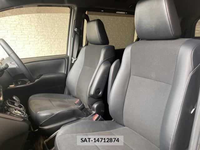Toyota NOAH 2018-11 8379882-15