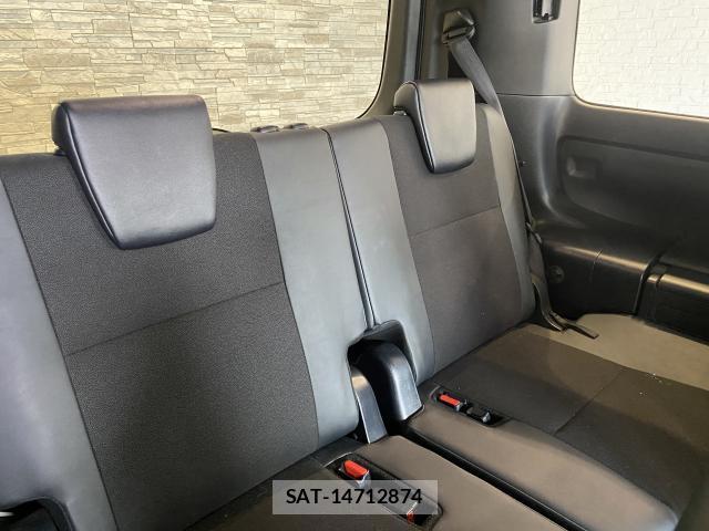Toyota NOAH 2018-11 8379882-18