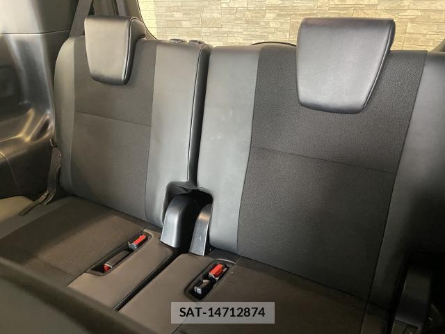 Toyota NOAH 2018-11 8379882-19