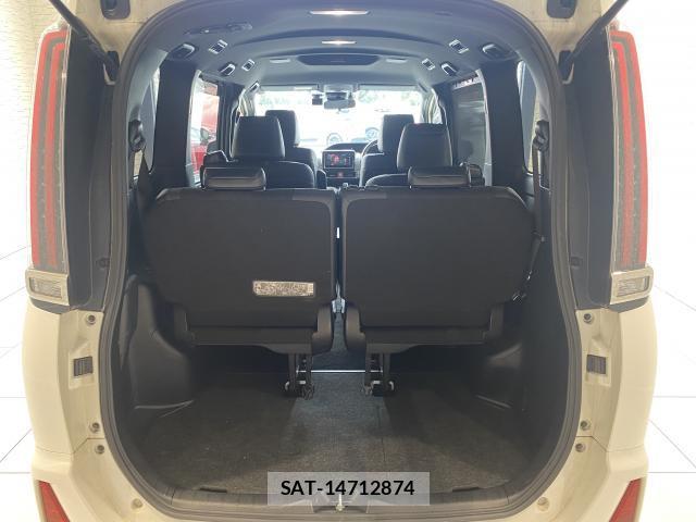 Toyota NOAH 2018-11 8379882-9
