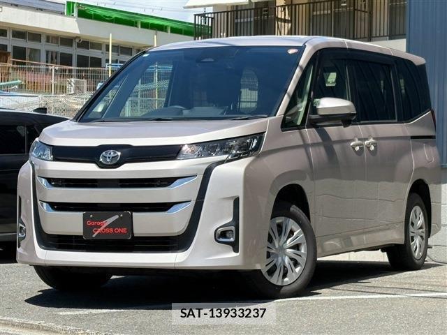 Toyota NOAH 2023-07 8379908-0