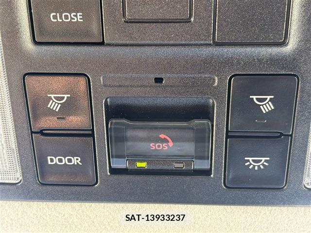Toyota NOAH 2023-07 8379908-16