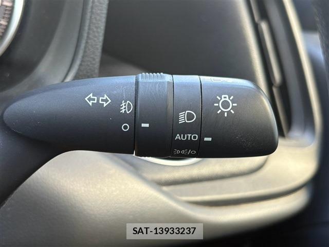 Toyota NOAH 2023-07 8379908-9
