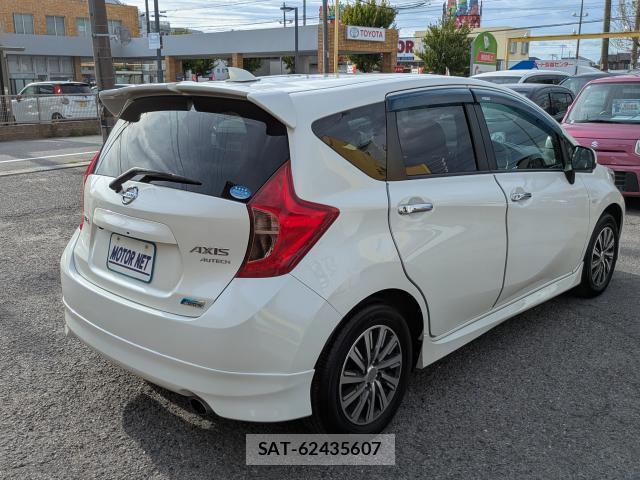 Nissan NOTE 2013-08 8379872-1