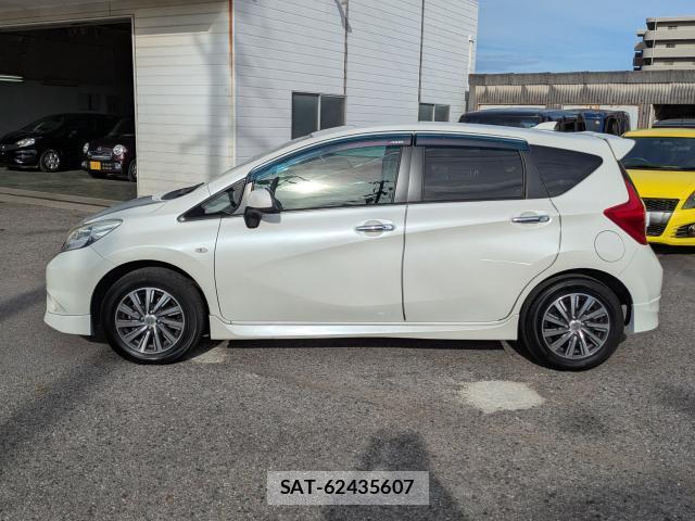 Nissan NOTE 2013-08 8379872-11