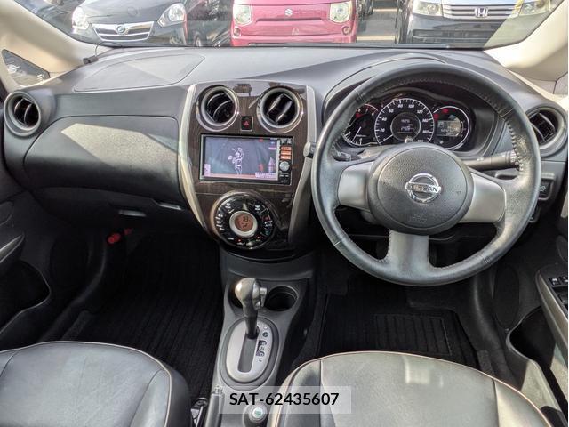 Nissan NOTE 2013-08 8379872-2