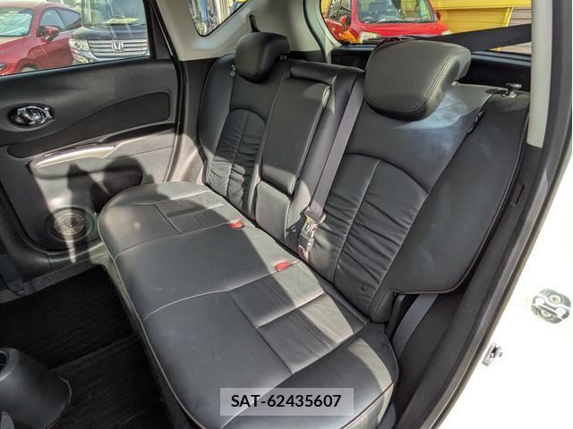 Nissan NOTE 2013-08 8379872-6