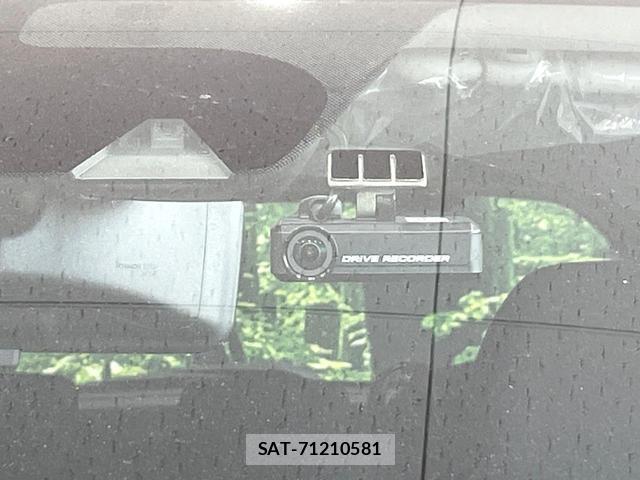 Nissan NOTE 2017-07 8379937-5