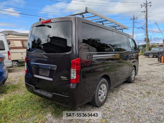 Nissan NV350 Caravan 2013-08 8378566-1