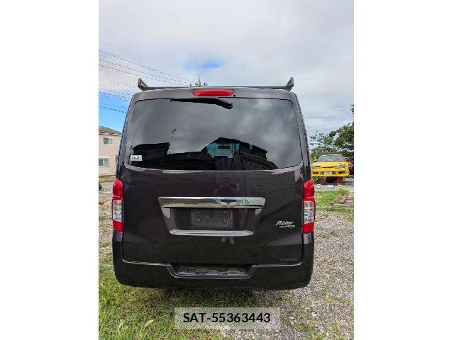 Nissan NV350 Caravan 2013-08 8378566-12