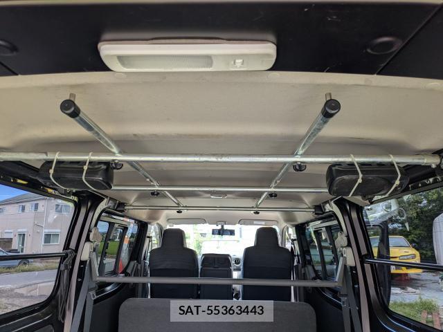 Nissan NV350 Caravan 2013-08 8378566-14