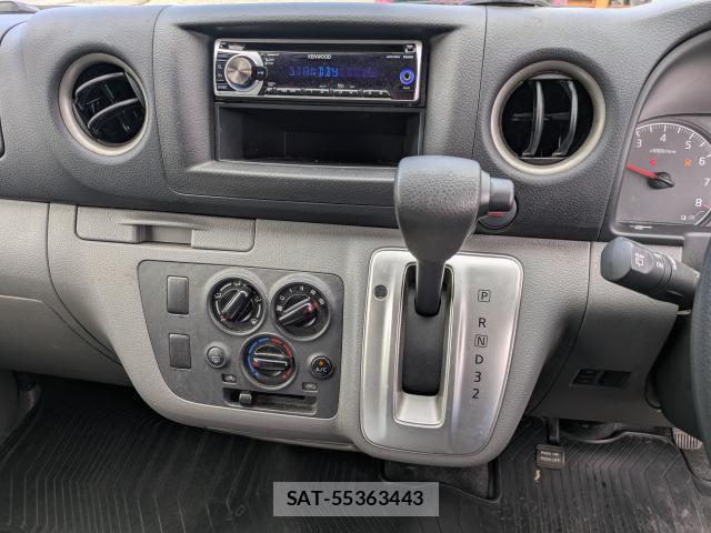 Nissan NV350 Caravan 2013-08 8378566-4