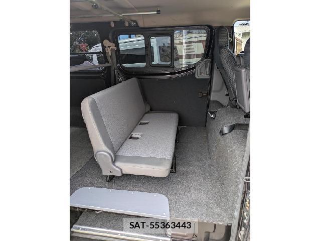 Nissan NV350 Caravan 2013-08 8378566-6