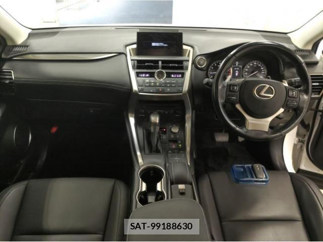 Lexus NX 2015-09 8379997-2
