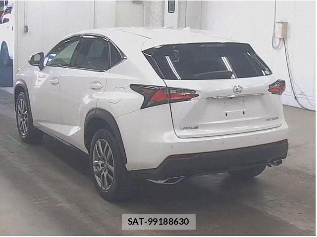 Lexus NX 2015-09 8379997-4