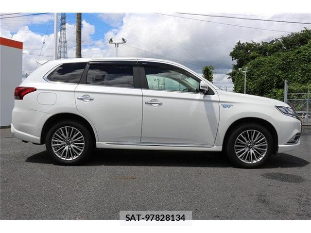 Mitsubishi OUTLANDER PHEV 2020-07 8378690-10