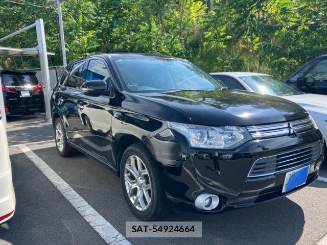 Mitsubishi OUTLANDER PHEV 2014-06 8378931-1