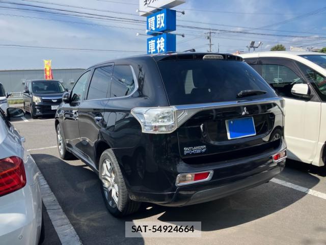 Mitsubishi OUTLANDER PHEV 2014-06 8378931-13