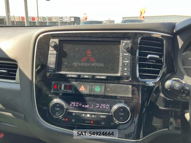 Mitsubishi OUTLANDER PHEV 2014-06 8378931-15